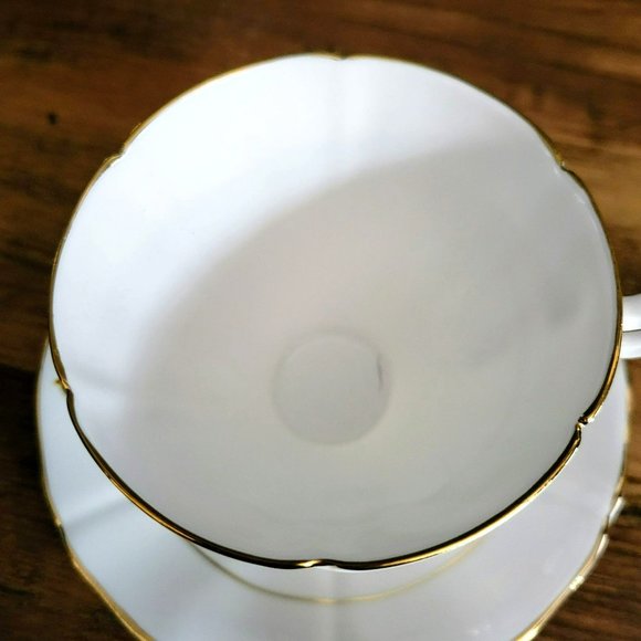 Vintage Royal Adderley Arms of Canada Teacup & Saucer Gold Trim Canadian Crest - Picture 9 of 9